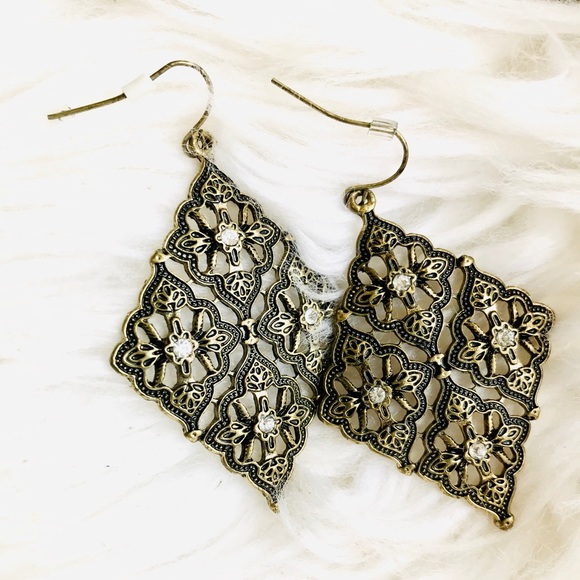 FLORAL DIAMOND CHARMING CHARLIE EARRINGS - Picture 1 of 1